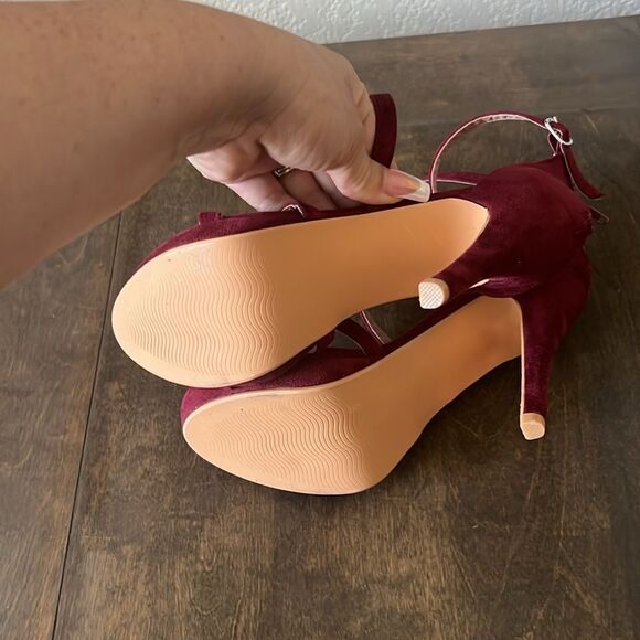 Alegra K Round Toe Strappy Platform Stiletto Heel Sandals - Picture 12 of 14